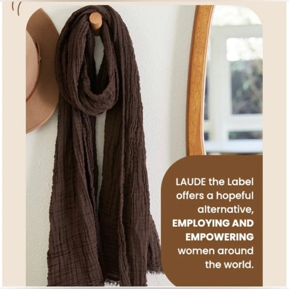 Laude the Label Brown Bubble Gauze Cotton Scarf NWT – Boho Fringe Wrap